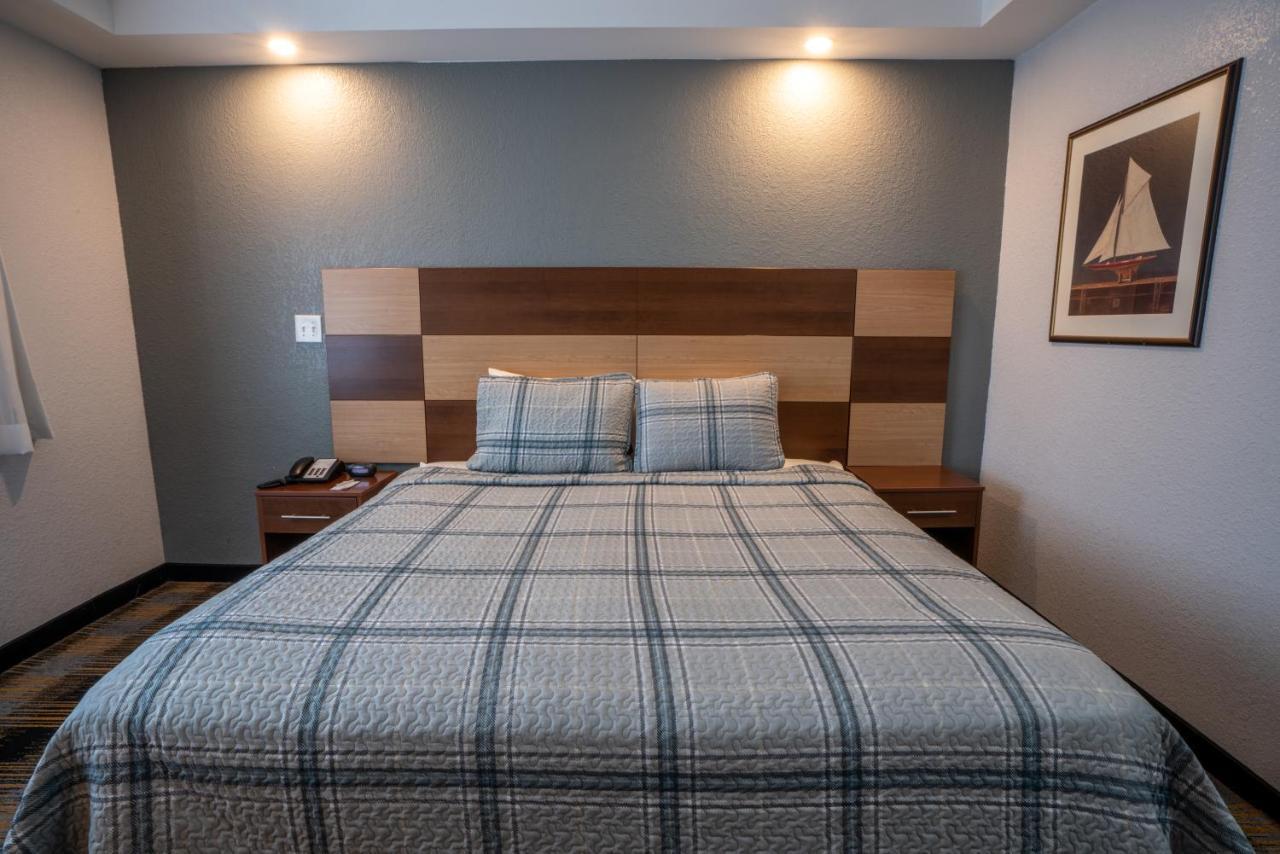 Hotel Plaza 3*