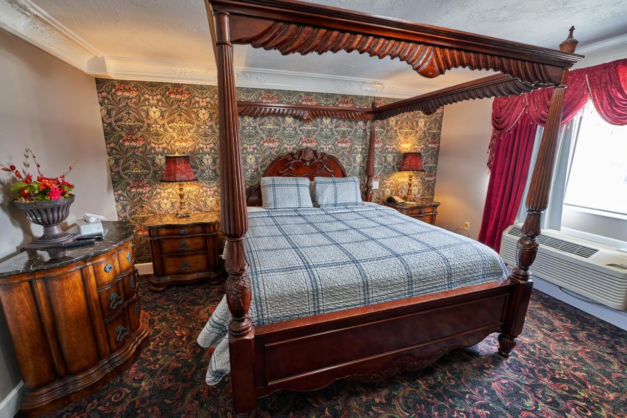 Plaza Hotel Hyannis